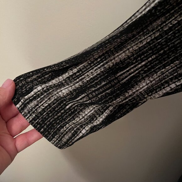 NEW/No Tags BCBG Maxazria Woman's Black & White Strip Dress / Size -  L - Picture 4 of 8